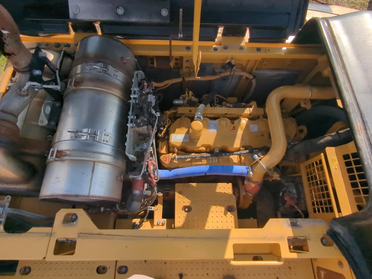 2017-caterpillar-336fl-image-16