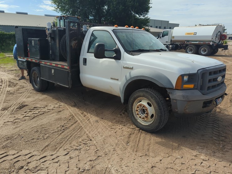 2005-ford-f450-image-3