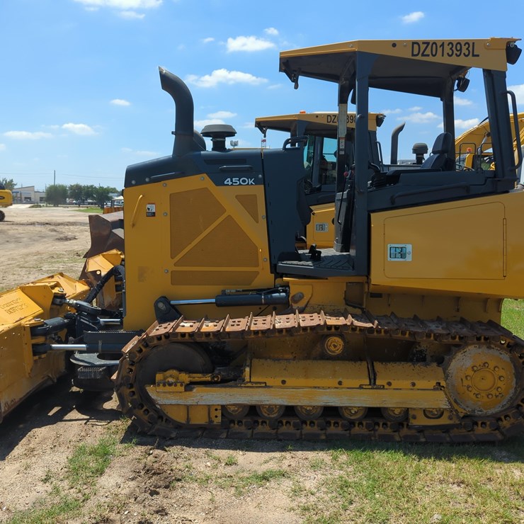 2022 DEERE 450 LT