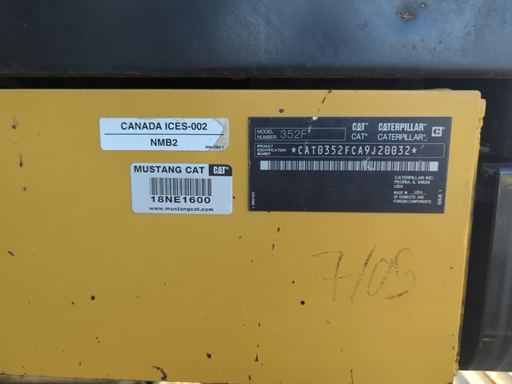 2019-caterpillar-352-f-image-9