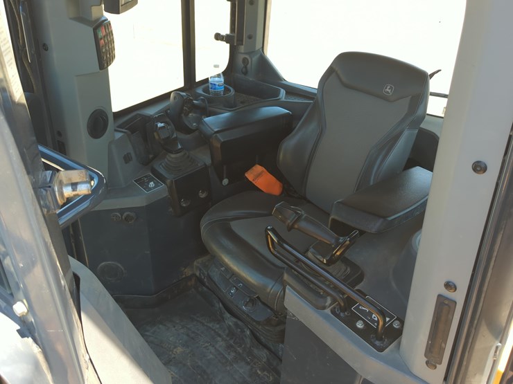 2021-deere-850-wt-image-18