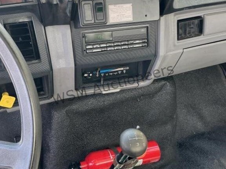 1996-ford-f800-image-22