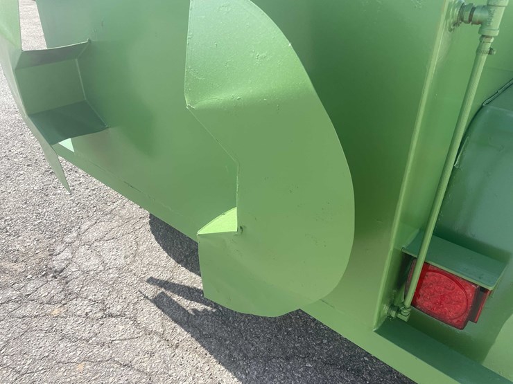 #1504-•-475-gallon-tanker-utility-trailer-(of)-image-35
