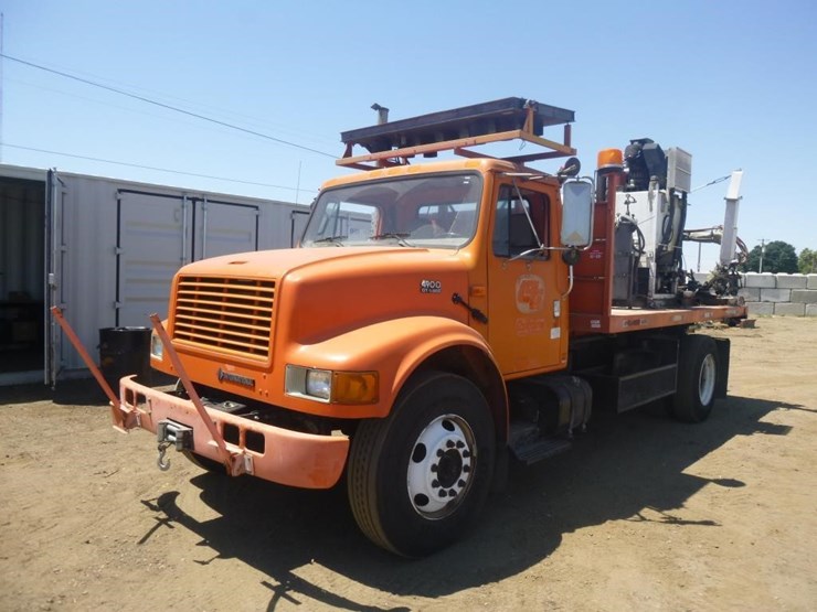 2001-international-4900-image-2