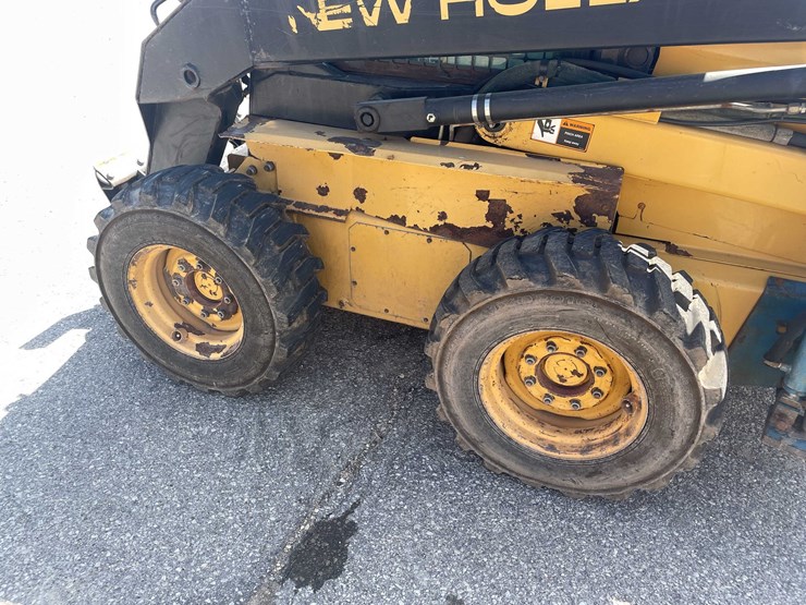 #1512-•-new-holland-skid-steer-(of)-image-11