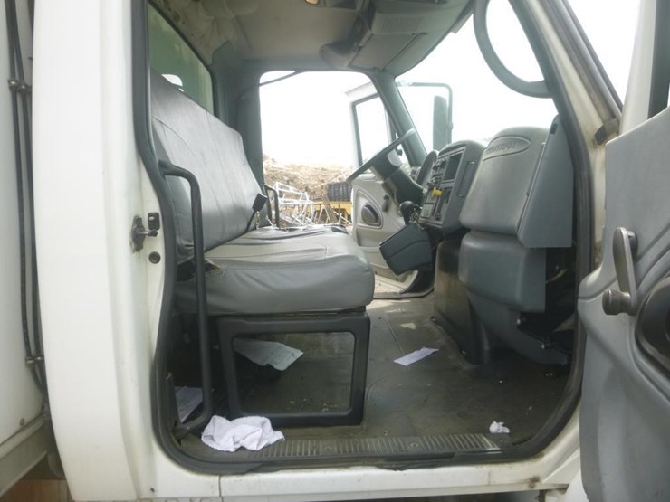 2006-international-durastar-4200-image-14