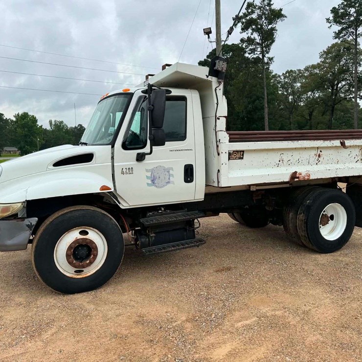 2006 INTERNATIONAL DURASTAR 4200
