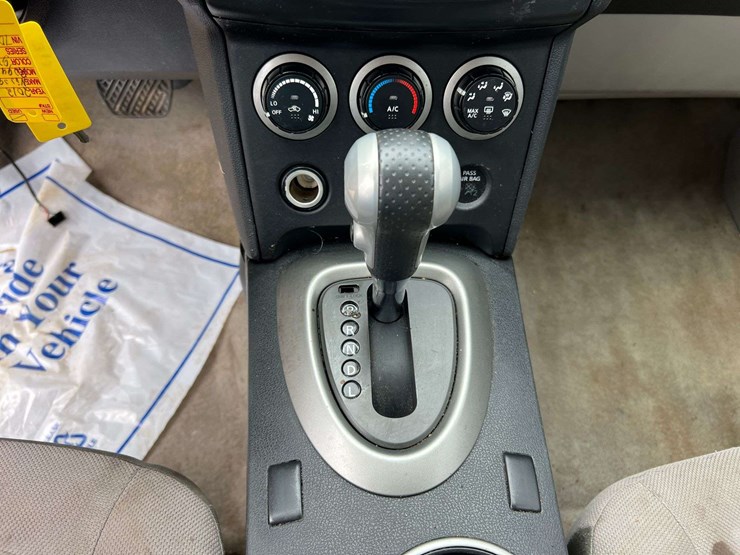 2012-nissan-rogue-image-36
