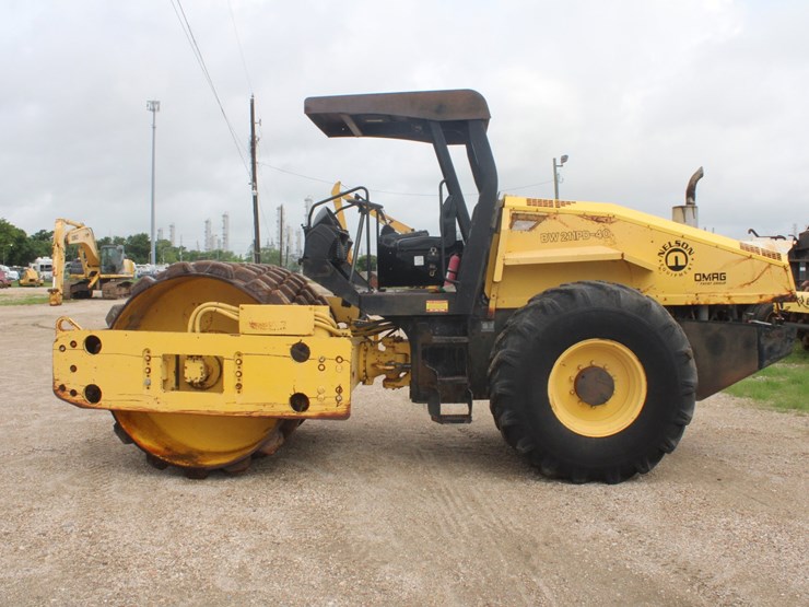 bomag-bw211pd-40-image-2