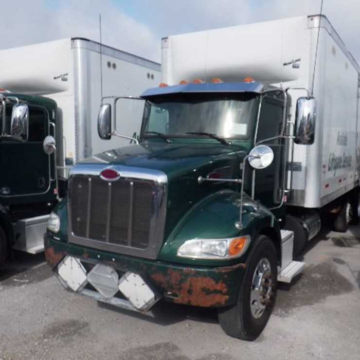 2018 PETERBILT 348