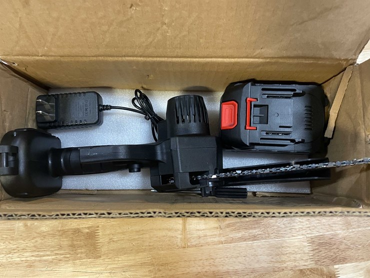 #2703-•-21-v-6"-mini-cordless-chainsaw-(pr12)-image-1