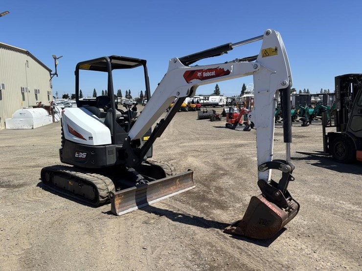 2022-bobcat-e35-image-2