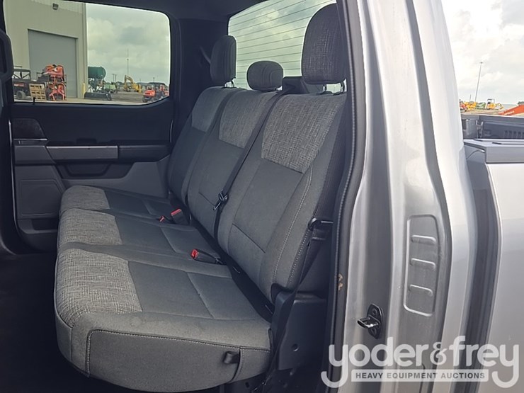 2021-ford-f150-xlt-image-31
