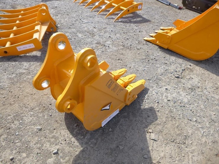 caterpillar-303-image-3