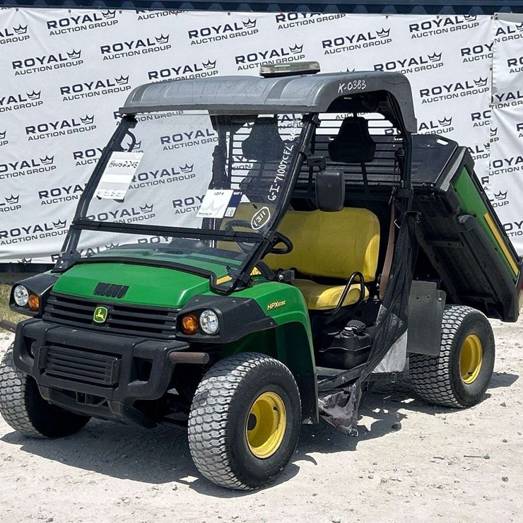 JOHN DEERE GATOR