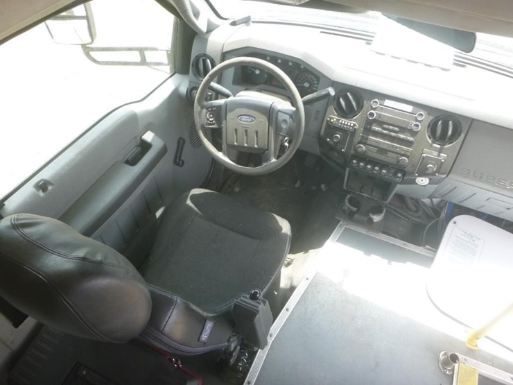 2015-ford-f550-image-9