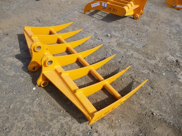 caterpillar-303-image-3