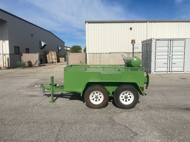 #1504-•-475-gallon-tanker-utility-trailer-(of)-image-8