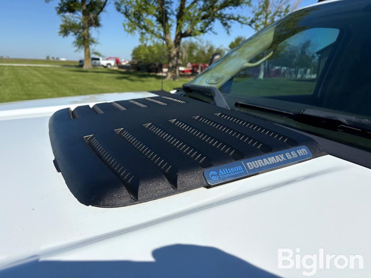 2012-gmc-2500hd-image-18