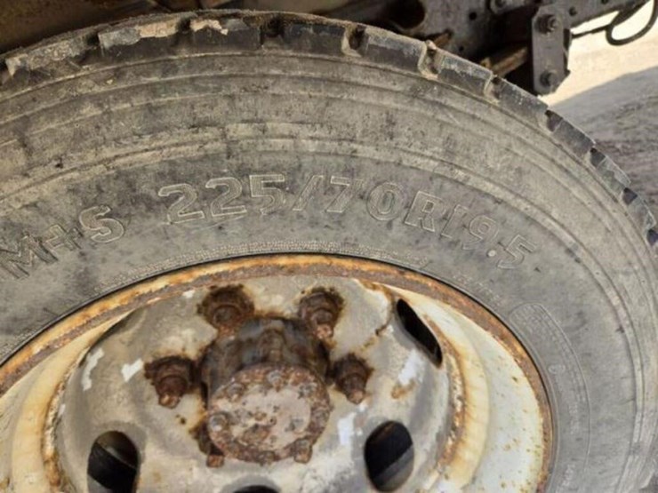 inoperable-2010-isuzu-flatbed-truck-jale5w169a7301-image-24