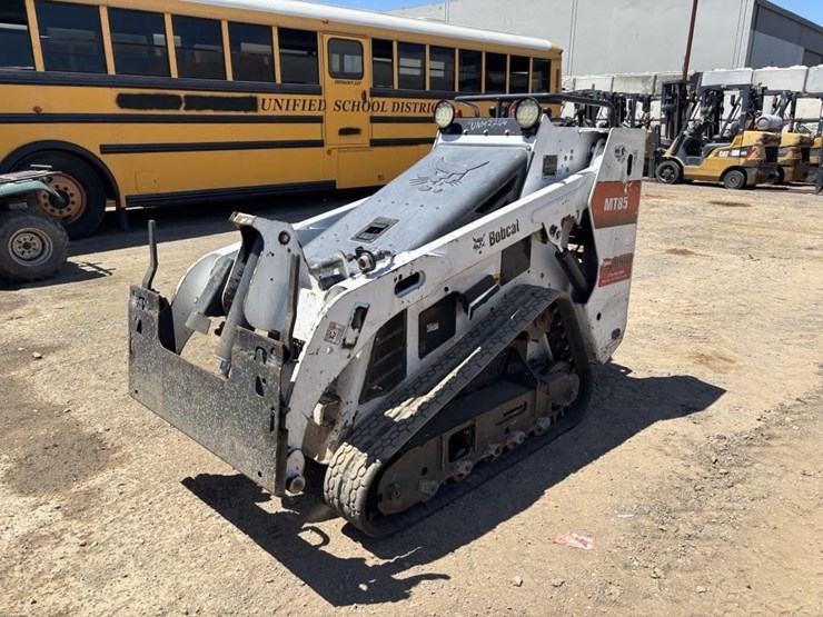 2018-bobcat-mt85-image-1