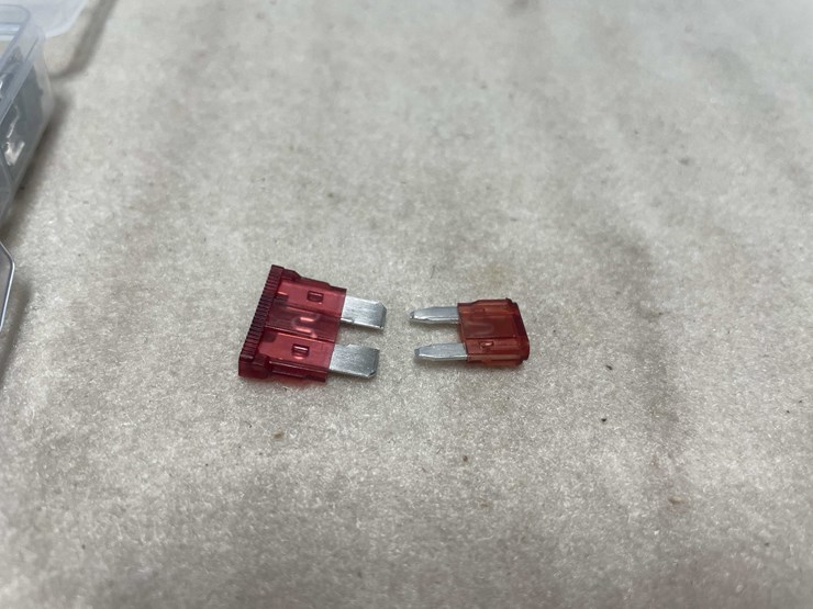#2749-•-300-pcs-fuse-set-(cw)-image-2