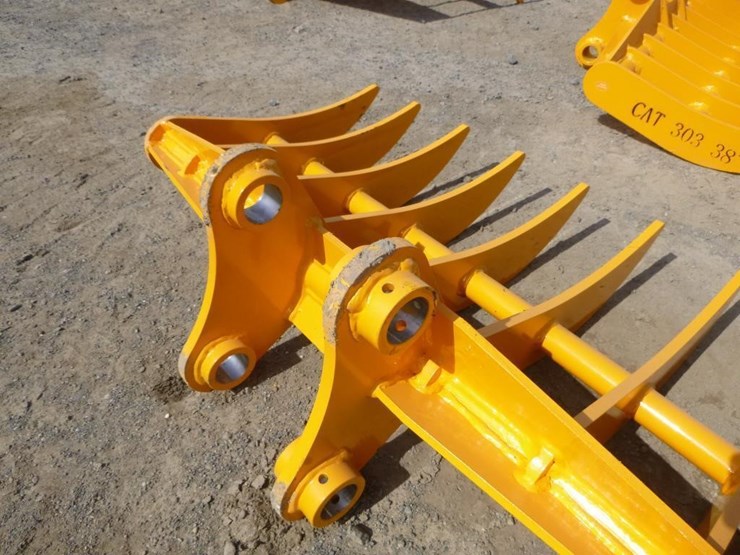 caterpillar-303-image-5