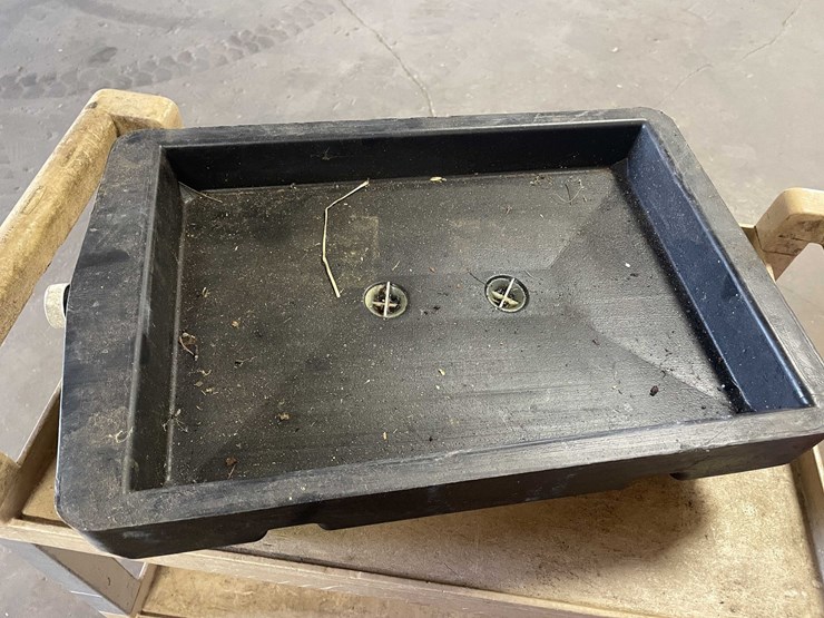 #2716-•-(2)-oil-drain-pans-(cw)-image-2