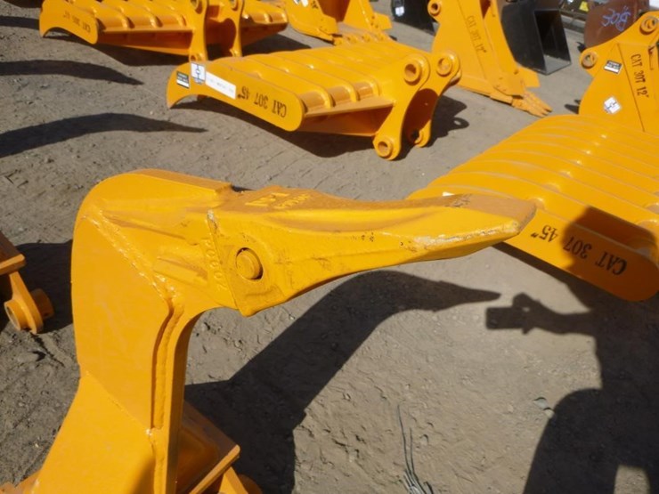 caterpillar-303-image-6
