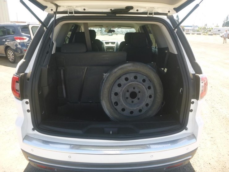 2013-gmc-acadia-image-10