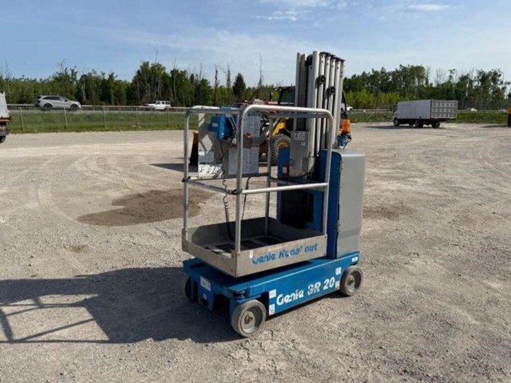 2015-genie-gr-20-electric-personnel-lift-gr1539528-image-7