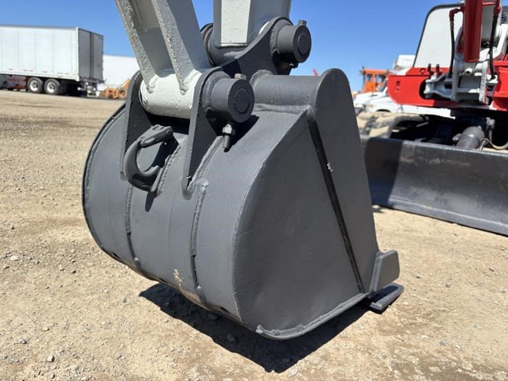 takeuchi-tb025-image-12