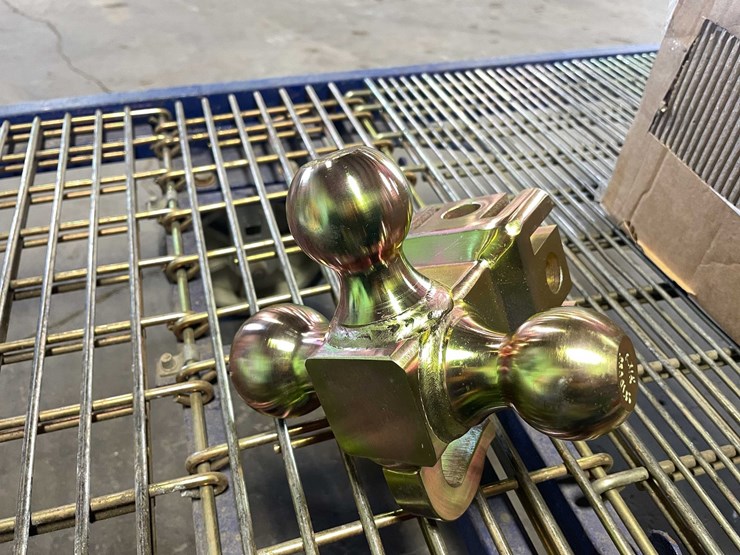 #2734-•-tri-ball-with-hook-trailer-hitch-(cw)-image-9