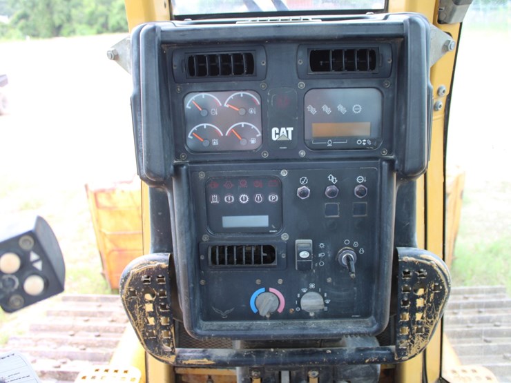 caterpillar-d6n-image-14