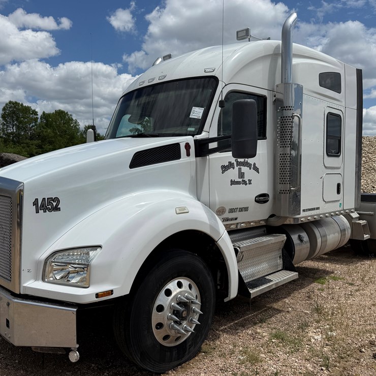 2016 KENWORTH T880
