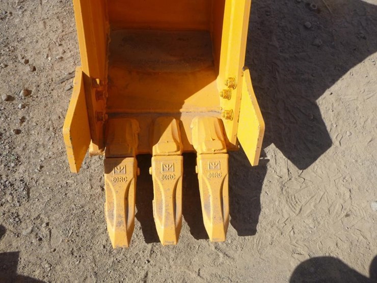 caterpillar-303-image-6