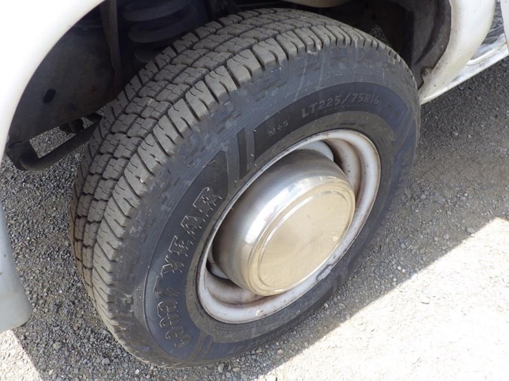 2000-ford-f250-xl-image-13