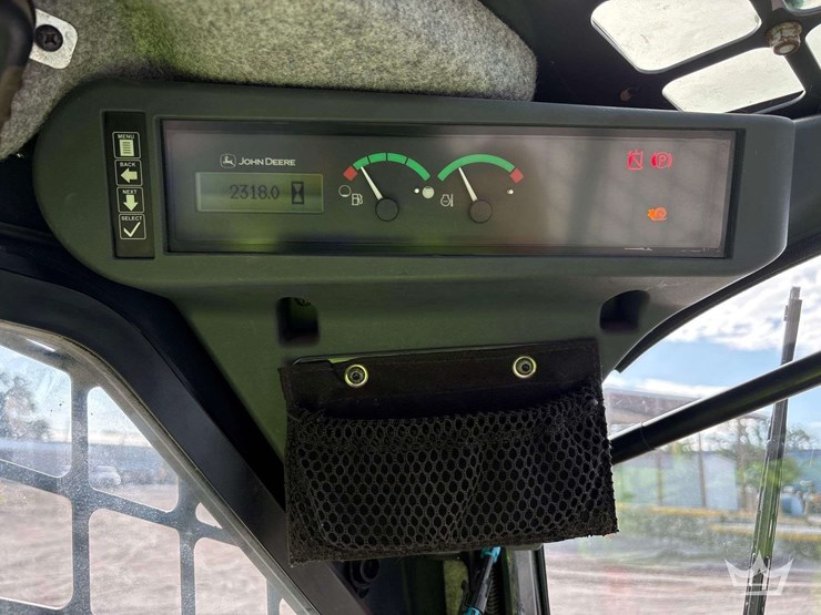 2020-deere-325g-image-26