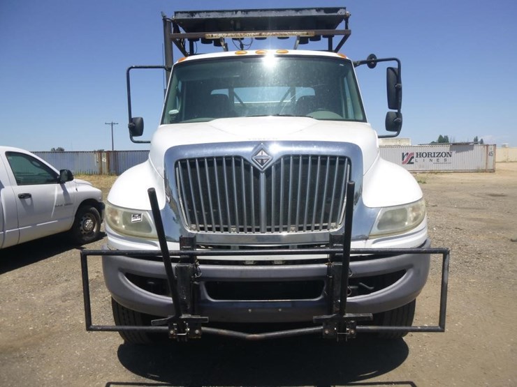 2009-international-durastar-4400-image-26