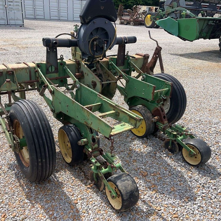 JOHN DEERE 2
