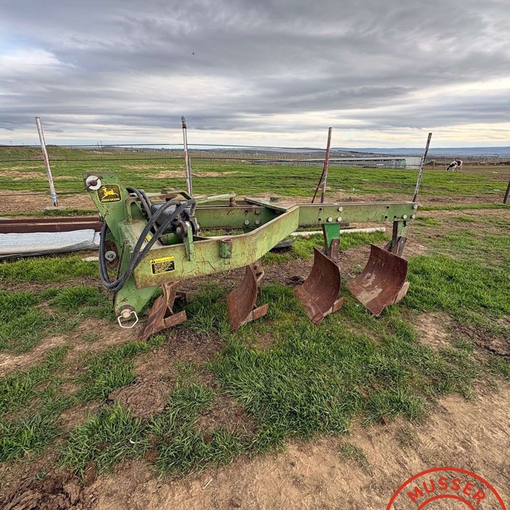 JOHN DEERE 3945