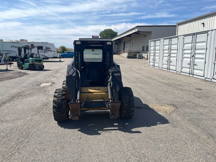#1512-•-new-holland-skid-steer-(of)-image-2