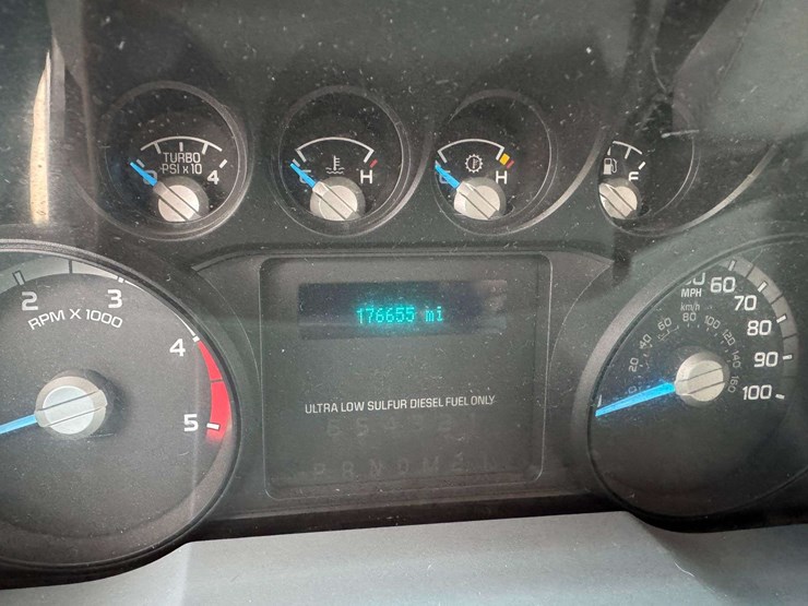 2011-ford-l-image-30