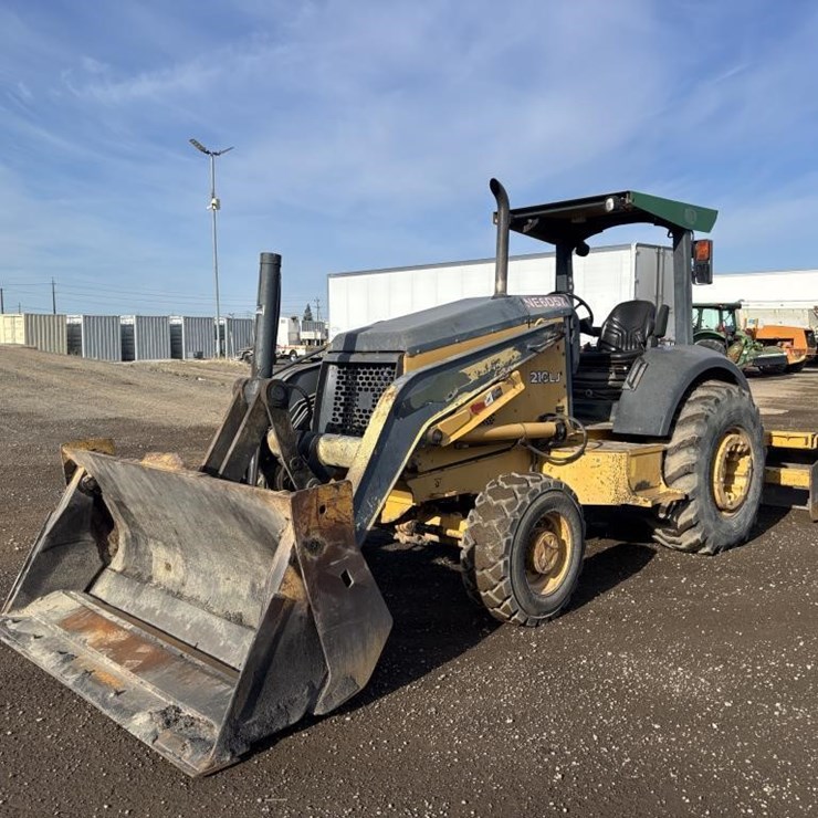 2010 DEERE 210LJ