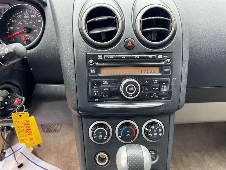 2012-nissan-rogue-image-35