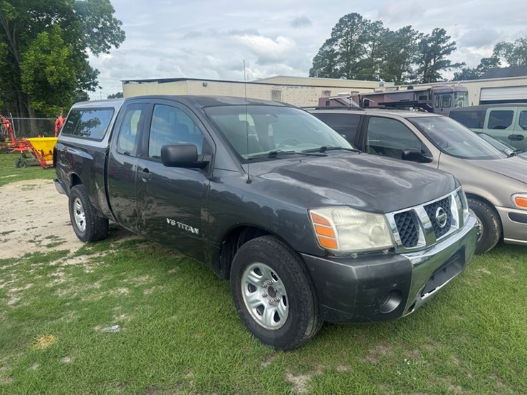 2006-nissan-titan-image-2