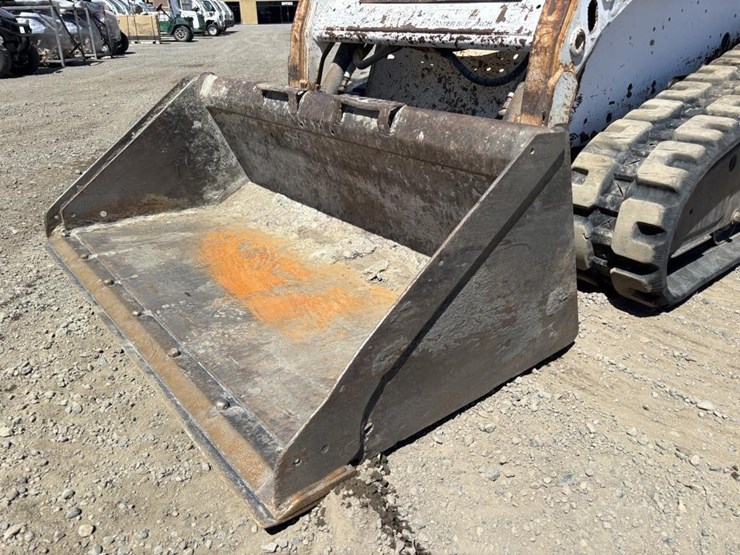 2005-bobcat-t180-image-10