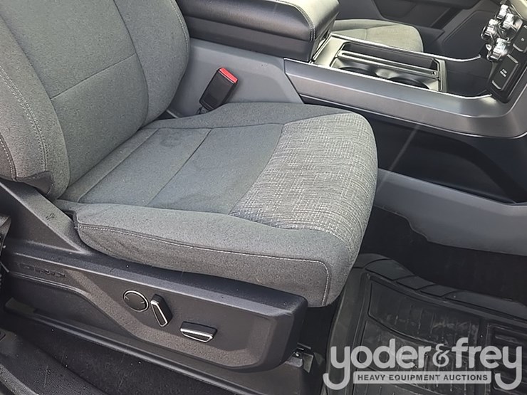 2021-ford-f150-xlt-image-42
