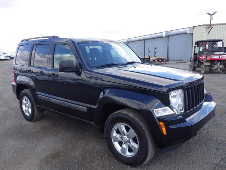 2012-jeep-liberty-image-2
