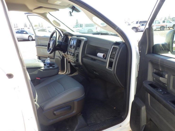 2016-dodge-1500-image-6